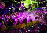 Thủ tướng đồng ý cho phép dịch vụ karaoke, vũ trường hoạt động trở lại