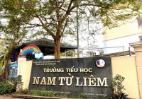 Một học sinh lớp 4 ở Hà Nội bị bỏ quên trên xe ôtô đưa đón