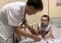 Nhiều trẻ ở Hà Nội nhập viện vì xuất hiện triệu chứng của bệnh tay chân miệng 