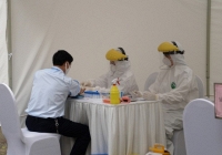 Người từ vùng dịch test nhanh âm tính vẫn cần cách ly theo khuyến cáo