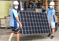 Hai diễn viên đình đám TVB làm công nhân bốc vác