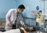 Khị bị sốt xuất huyết, trường hợp nào cần đến bệnh viện ngay?