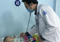 Xuất hiện nhiều trường hợp bệnh nhi bị biến chứng sốt xuất huyết 