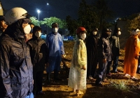 Người dân sơ tán trong đêm tránh bão số 5