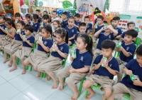 Sữa học đường giúp phụ huynh nhẹ gánh hơn với lợi ích kép