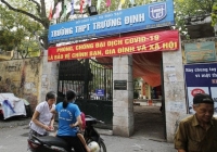 Một  phụ huynh bị lăng mạ vì từ chối đóng tiền 'tự nguyện', nhà trường nói gì?
