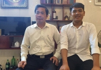 Thầy hiệu trưởng 30 năm 'cõng' bạn và duyên gặp gỡ với Ngô Minh Hiếu
