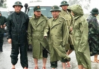 Xúc động bài thơ 'Tiễn anh về với đất' của phóng viên Phụ nữ mới