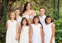 Bà mẹ 7 con mắc ung thư vú di căn giai đoạn cuối chiến thắng trong cuộc thi thể hình