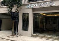 Bé gái 14 tuổi bị chú rể xâm hại rồi ép thuốc tránh thai, người mẹ khởi kiện