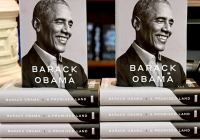 Hồi ký của ông Obama bán được hàng trăm nghìn bản trong ngày đầu ra mắt