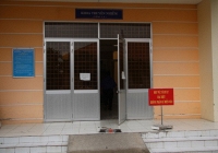 Người phụ nữ đi cùng xe với BN 1440 dương tính lần 1 với Covid-19