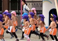 Trẻ em Nhật Bản được huấn luyện chịu lạnh từ nhỏ