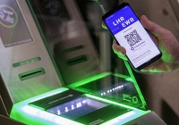 'Hộ chiếu vắc xin' được hiện thực hóa ở châu Âu bất chấp đại dịch diễn biến phức tạp