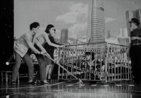 Nghệ sỹ Trung Dân, Lê Giang, Kyo York... tái hiện lại nỗi ám ảnh của con người trước đại dịch covid-19