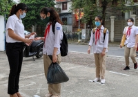 Hôm nay (22/2), học sinh tại nhiều địa phương bắt đầu quay trở lại trường học