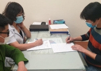 Hà Nội: Xử phạt 21 người ngồi uống cà phê không đeo khẩu trang 42 triệu đồng