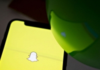 Snapchat khóa vĩnh viễn tài khoản của Tổng thống Trump sau Twitter, Facebook, YouTube,