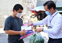 Người lao động nhận hỗ trợ Covid-19 không phải về quê xin xác nhận