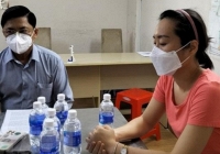 Kiểm điểm Bí thư phường ở Bình Dương vì cưỡng chế người phụ nữ đi test COVID-19 