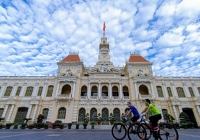 Đại biểu Trần Hoàng Ngân kiến nghị dùng các công cụ thuế để kiềm đà tăng của giá xăng