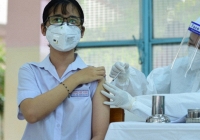 Cha mẹ cần đưa trẻ đến bệnh viện nếu gặp các dấu hiệu này sau khi tiêm vaccine Covid-19