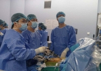 Bác sỹ Việt Nam lần đầu nội soi ghép gan từ người hiến sống