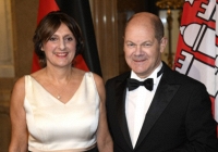 Cuộc hôn nhân đáng ngưỡng mộ của tân Thủ tướng Đức