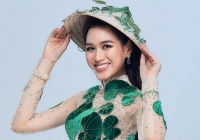 Đỗ Thị Hà diện áo dài 'rau má Thanh Hóa' thi phỏng vấn