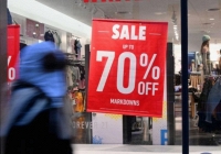 Cách để 'tỉnh táo' trong mùa 'săn sale' cuối năm