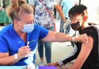 FDA Mỹ phê duyệt vaccine Pfizer tiêm mũi tăng cường cho trẻ 12-15 tuổi