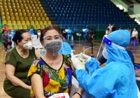 Đại biểu Quốc hội hỏi khi nào tiêm chủng Covid-19 cho người dân bằng vaccine do Việt Nam sản xuất