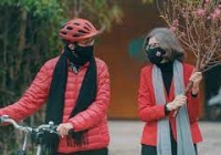 Đại sứ 'Nhóm G4' tại Việt Nam tự lái xe đi chúc Tết
