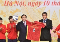 Thủ tướng kêu gọi hỗ trợ cho bóng đá nữ