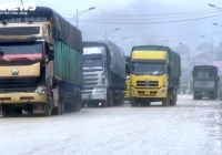 Xe chở hoa quả tiếp tục ùn ứ ở cửa khẩu Lạng Sơn