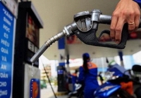 TPHCM: Nhiều cây xăng chỉ bán cho mỗi xe 1 lít xăng