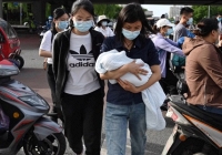 Trung Quốc đề xuất cho phép phụ nữ độc thân trên 30 tuổi sinh con đầu lòng