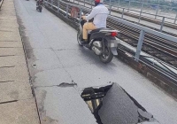 Cầu Long Biên đang xuống cấp tới mức nào? 