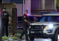 Bé gái 10 tuổi bắn chết người xô xát với mẹ mình: 'Bác ấy lẽ ra không nên đánh mẹ cháu'