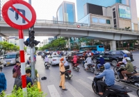 Hà Nội: Người dân ngỡ ngàng vì thí điểm phân luồng lại một số đường