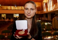 Chân dung người phụ nữ thứ 2 trên thế giới đạt giải Fields