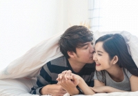 Vì sao phụ nữ dậy thì, có kinh nguyệt, thai nghén, rồi mãn kinh?