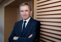 Tỷ phú giàu nhất làng mốt Bernard Arnault kiếm tiền thế nào?