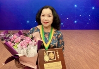 Nữ giáo sư hết lòng vì nông sản Việt