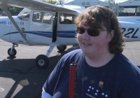 Cô gái khiếm thị lái máy bay xuyên nước Mỹ