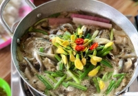 Lẩu cá linh bông điên điển chuẩn vị miền Tây