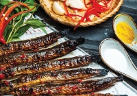 Ăn cá kèo nướng, nhớ quê nhà, nhớ mùi rơm củi dại...