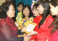 Cần có cơ chế ưu tiên cho nữ trí thức tham gia các đề tài nghiên cứu khoa học