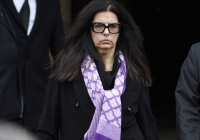 Gu thời trang đơn giản, thanh lịch của người phụ nữ giàu nhất hành tinh 