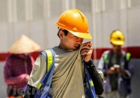 Nắng nóng, oi bức bao trùm Bắc Bộ và Trung Bộ, có nơi trên 40 độ C